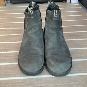 BLUNDSTONE WOMEN'S ORIGINALS
HIGH TOP BOOTS - RUSTIC BLACK